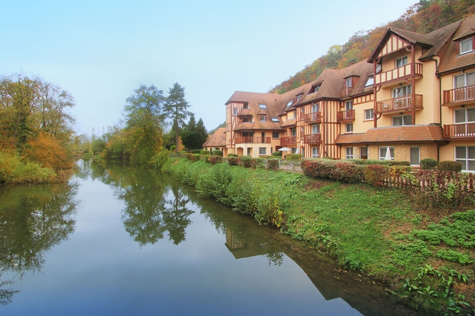 Imagen de los exteriores del Le Manoir Des Deux Amants. Foto 9