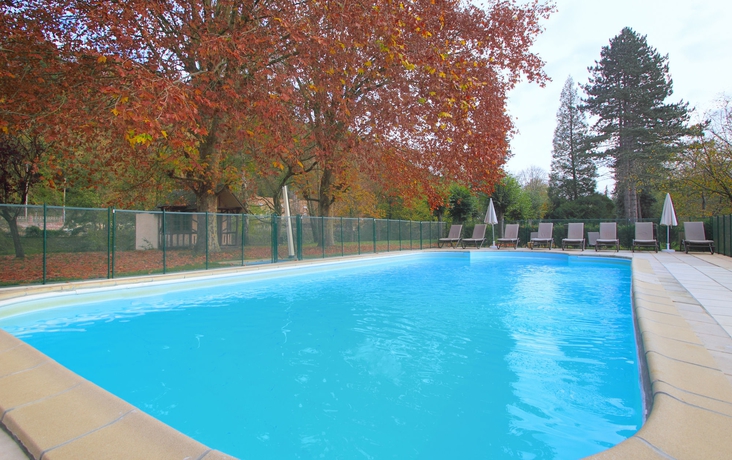 Imagen de la piscina del Le Manoir Des Deux Amants. Foto 16