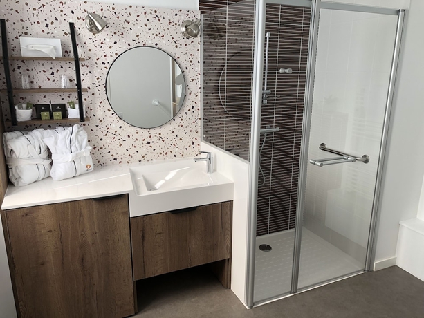 Imagen de la habitación del Le Manoir, Perignat-les-Sarlieve. Foto 10