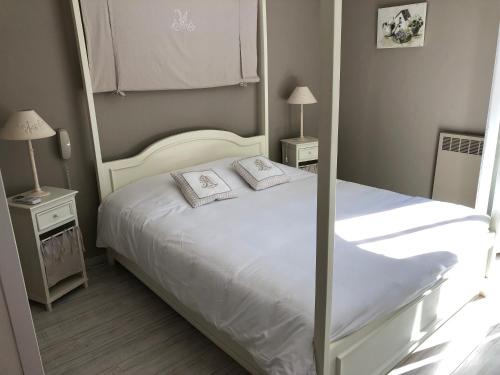 Imagen de la habitación del Le Mas D'h&eacute;l&egrave;ne. Foto 5