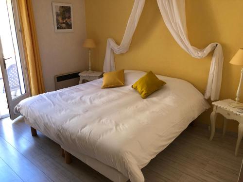 Imagen de la habitación del Le Mas D'h&eacute;l&egrave;ne. Foto 6
