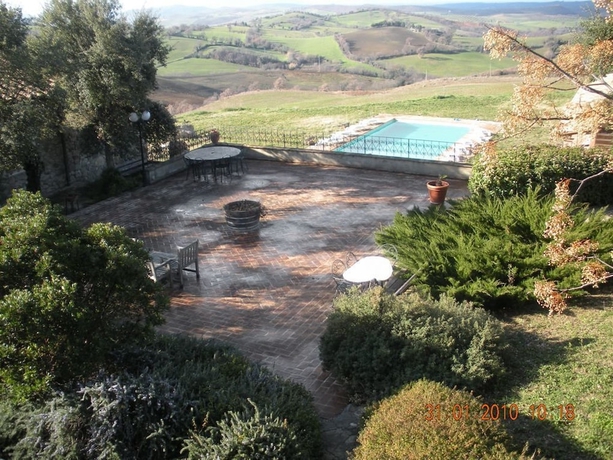 Imagen de la piscina del Le Murelle Country Resort. Foto 17