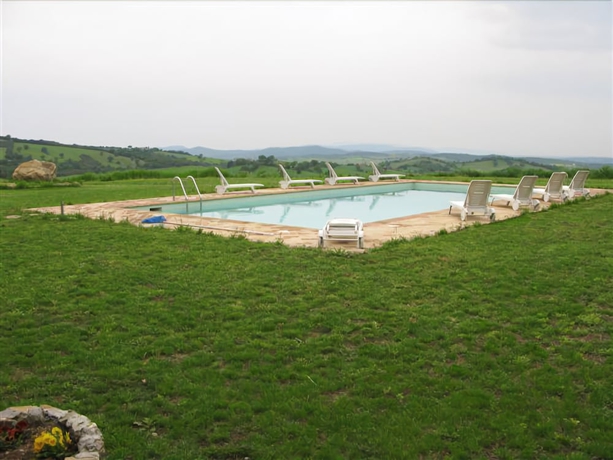 Imagen de la piscina del Le Murelle Country Resort. Foto 18