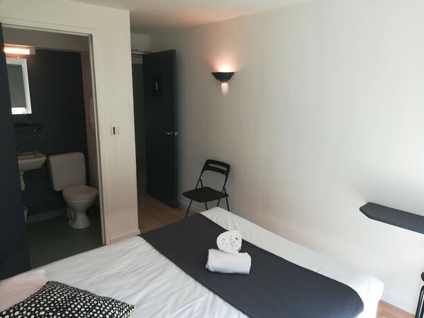 Imagen de la habitación del Le New Salin. Foto 17