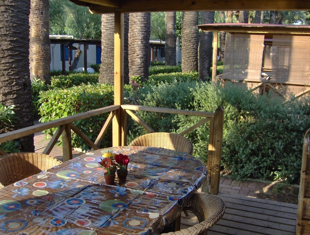 Imagen de los exteriores del Le Palme Village. Foto 13