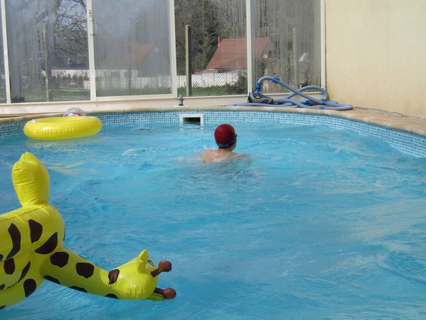 Imagen de la piscina del Le Prieuré Saint Paul. Foto 19