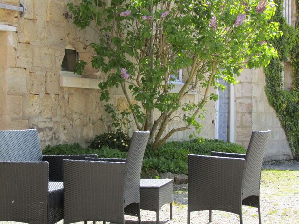 Imagen de los exteriores del Le Prieuré Saint Paul. Foto 14