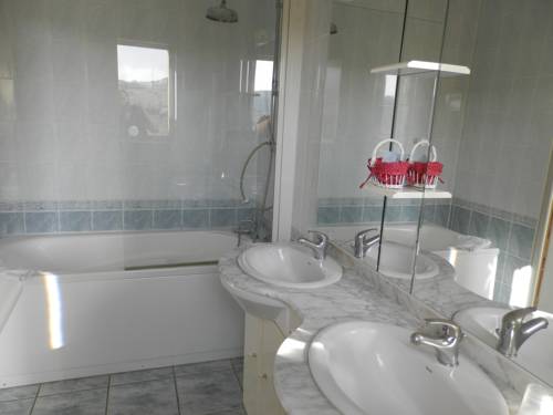 Imagen de la habitación del Le Relais Des 5 Chateaux. Foto 11