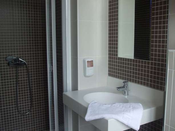 Imagen de la habitación del Le Relais, Saint-Quentin-les-Anges. Foto 17