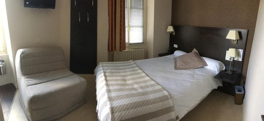 Imagen de la habitación del Le Relais, Saint-Quentin-les-Anges. Foto 18
