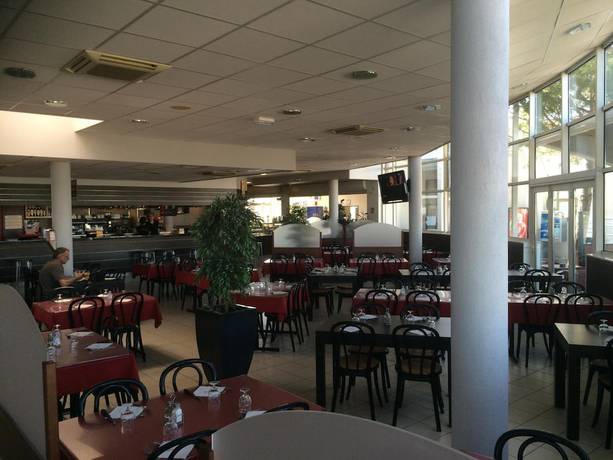 Imagen del bar/restaurante del Le Relais de Barbezieux. Foto 8
