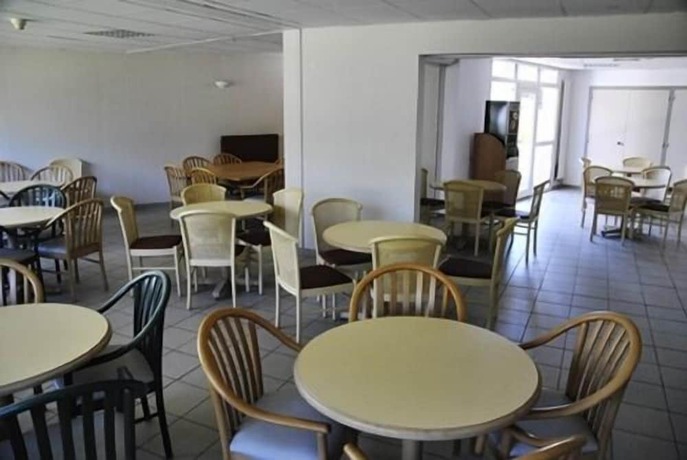 Imagen del bar/restaurante del Le Relais de Port d\'Albret - Hostel. Foto 4