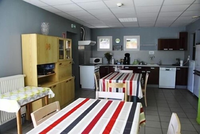 Imagen del bar/restaurante del Le Relais de Port d\'Albret - Hostel. Foto 8