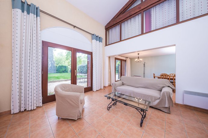 Imagen de la habitación del Le Relais du Grand Logis Cadarache ITER. Foto 7