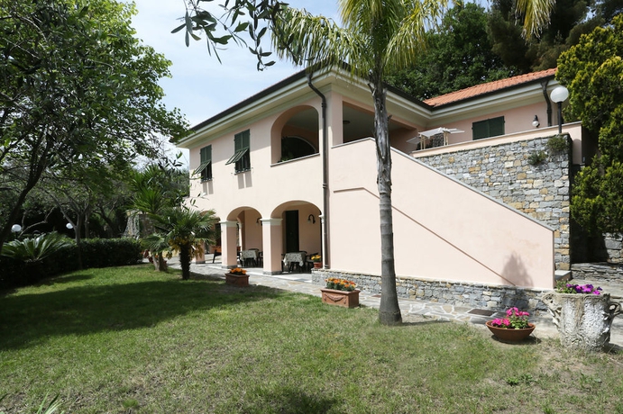 Imagen de los exteriores del Le Roverelle di Gorleri. Foto 8