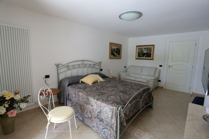 Imagen de la habitación del Le Roverelle di Gorleri. Foto 7