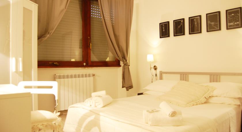 Imagen de la habitación del Le Suite. Foto 4