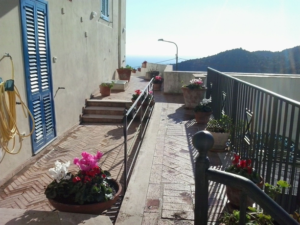 Imagen de los exteriores del Le Terrazze di Cristina. Foto 4