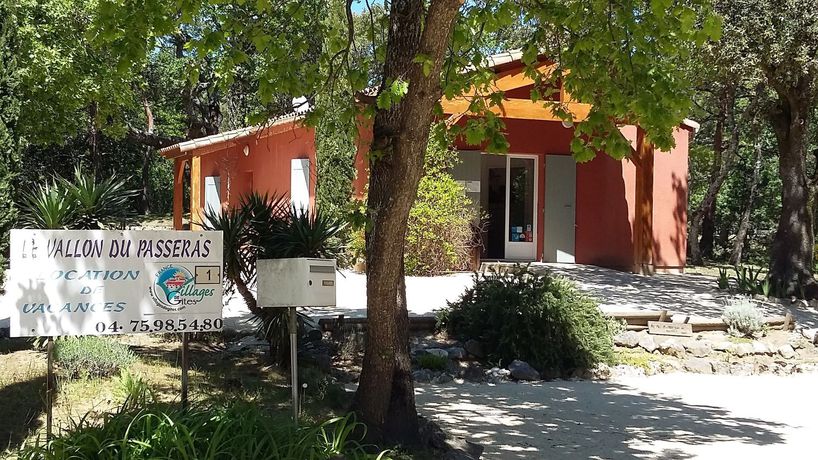 Imagen de los exteriores del Le Vallon Du Passeras. Foto 9