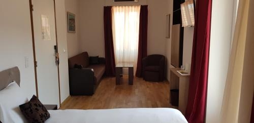 Imagen de la habitación del Le Vauban, VILLEFRANCHE-SUR-MER. Foto 10
