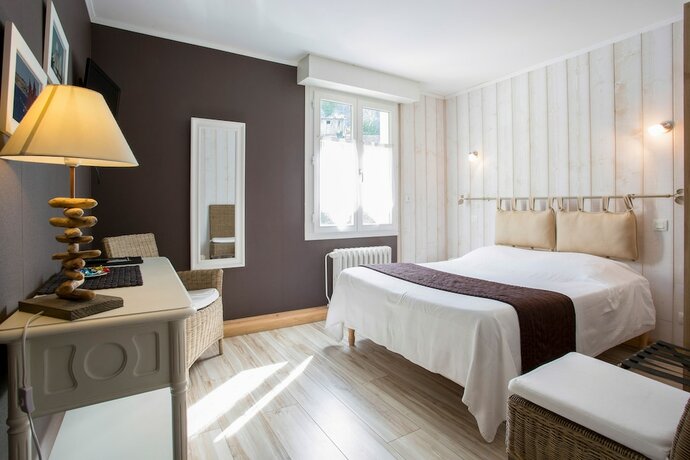Imagen de la habitación del Le Vieux Moulin, La Meziere. Foto 12