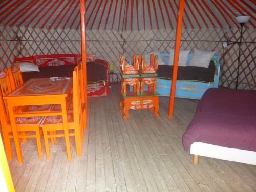 Imagen de la habitación del Le Village De Yourtes. Foto 6