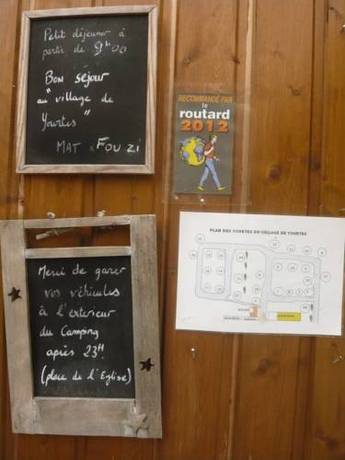 Imagen de la habitación del Le Village De Yourtes. Foto 11