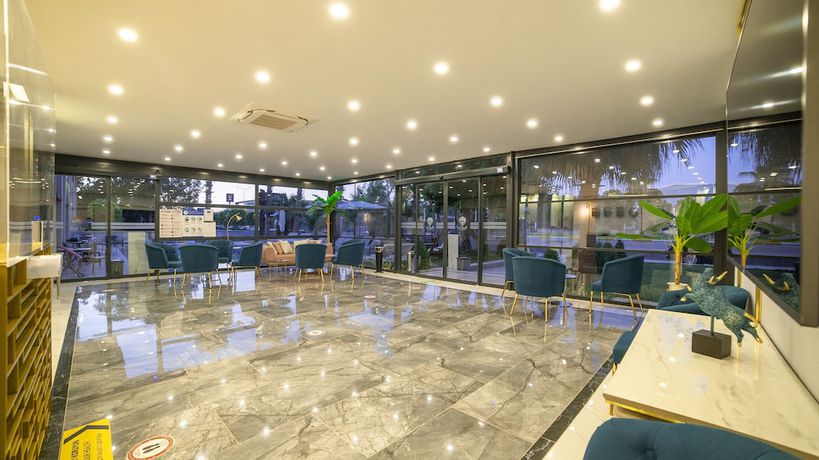 Imagen del bar/restaurante del Leaf Port Hotel. Foto 3