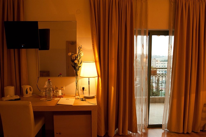 Imagen de la habitación del Legacy Hotel. Foto 9