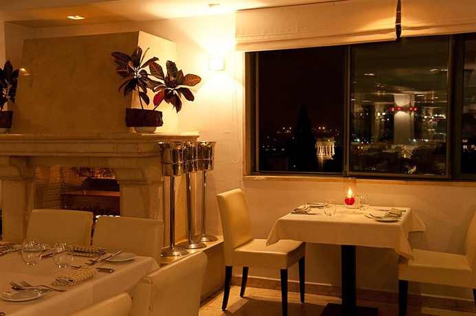 Imagen del bar/restaurante del Legacy Hotel. Foto 6