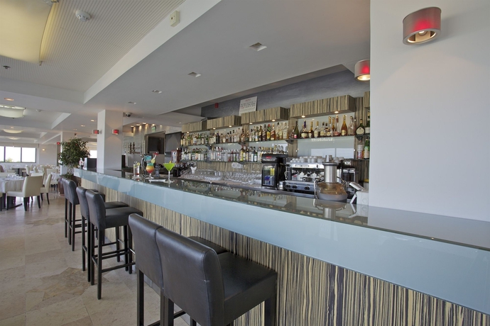 Imagen del bar/restaurante del Legacy Hotel. Foto 7