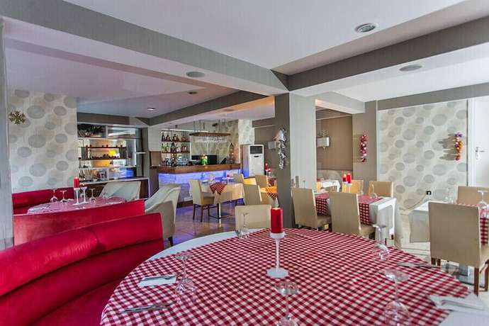 Imagen del bar/restaurante del Legend Park Hotel. Foto 6