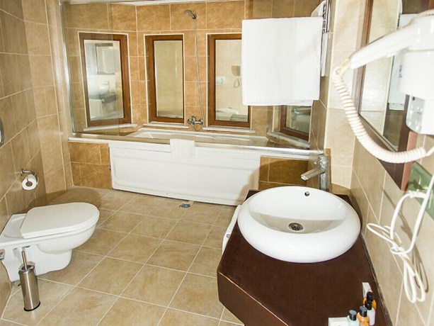 Imagen de la habitación del Legend Park Hotel. Foto 14