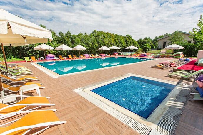 Imagen de la piscina del Legend Park Hotel. Foto 20