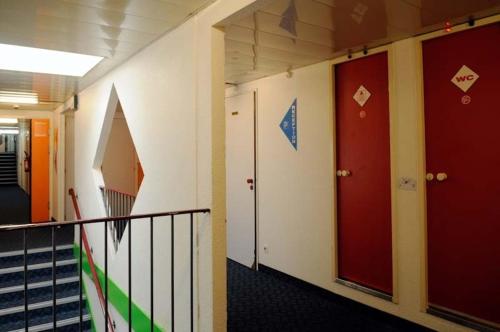 Imagen de los interiores del Lemon Hotel Plan De Campagne Marseille. Foto 8