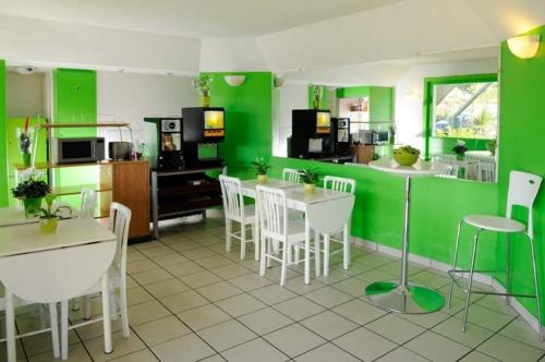 Imagen general del Lemon Hotel Plan De Campagne Marseille. Foto 2