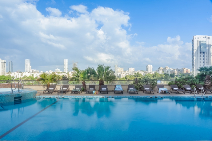 Imagen de la piscina del Leonardo City Tower Hotel Tel Aviv. Foto 13