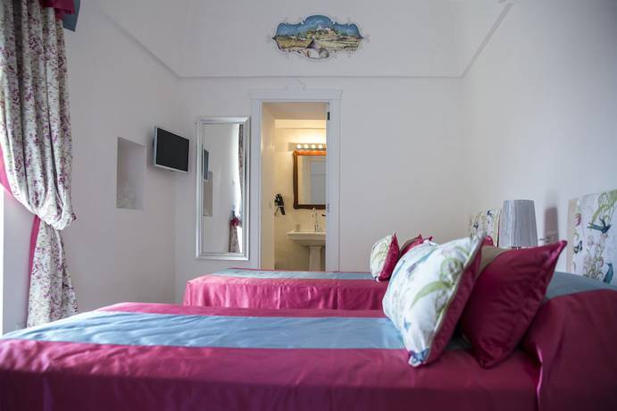Imagen de la habitación del Leonardo Trulli Resort. Foto 7