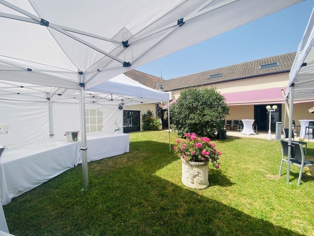 Imagen de los interiores del Les Marronniers d\'Arc. Foto 13