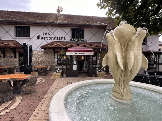 Imagen de los interiores del Les Marronniers d\'Arc. Foto 16