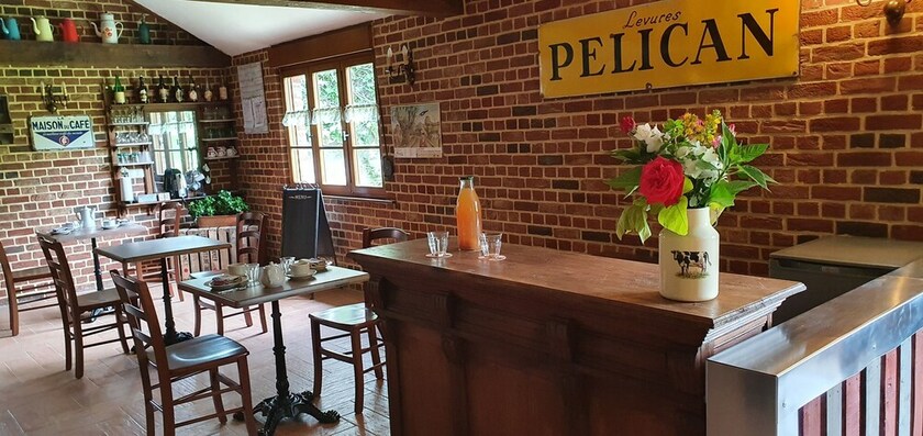 Imagen del bar/restaurante del Les Mout'Anes. Foto 22