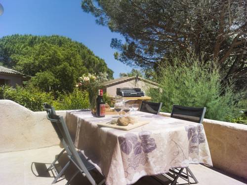 Imagen de la habitación del Les Pins De Santa Giulia. Foto 13