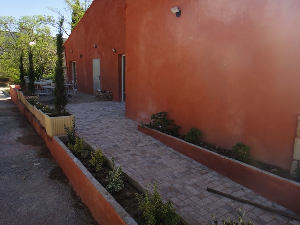 Imagen de los exteriores del Les Salons Du Bastier. Foto 13