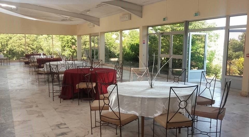 Imagen de los interiores del Les Salons Du Bastier. Foto 17