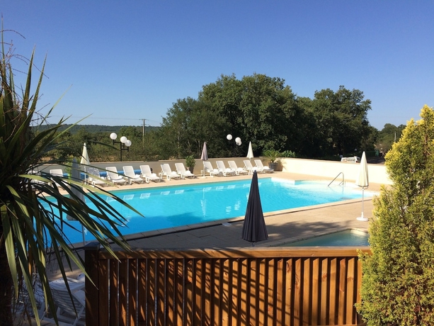 Imagen de la piscina del Les Sentiers du Causse. Foto 17