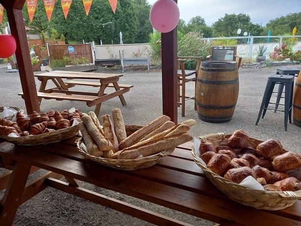 Imagen del bar/restaurante del Les Sentiers du Causse. Foto 4