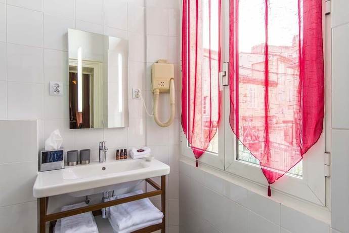 Imagen de la habitación del Les Trois Lys, Condom. Foto 11