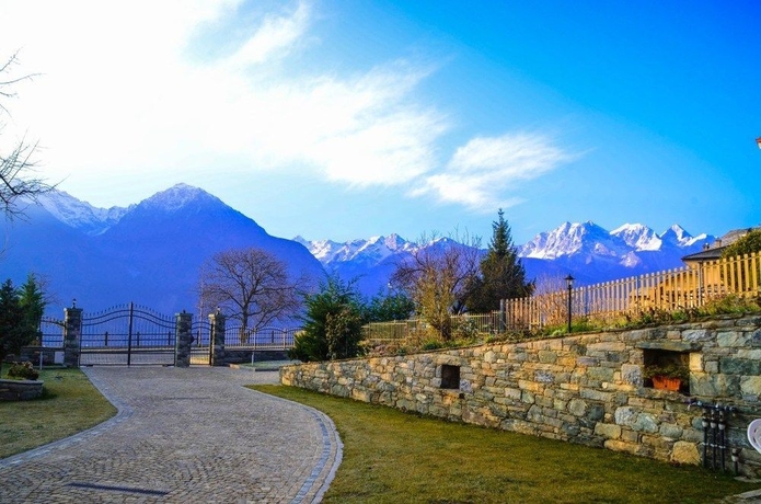 Imagen de los exteriores del Les Vrais Rayons. Foto 14