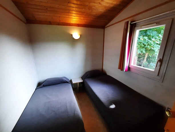 Imagen de la habitación del Les chalets de Millau. Foto 8