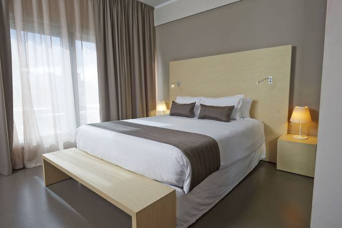 Imagen de la habitación del L'h&ocirc;tel Du Centre. Foto 13